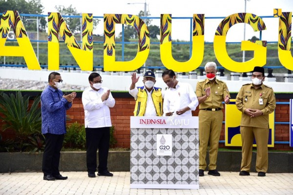 Presiden Joko Widodo: Bendungan Randugunting Sediakan Air untuk Daerah Kering di Blora, Pati, dan Rembang