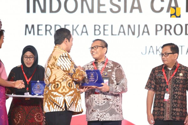 Kementerian PUPR Raih Penghargaan Nilai Transaksi E-Purchasing Terbesar pada TA 2023